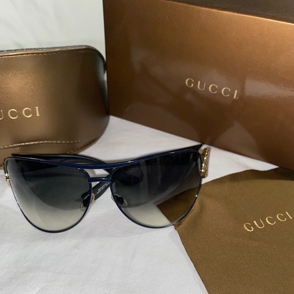Gucci Accessories - Gucci 2834/s